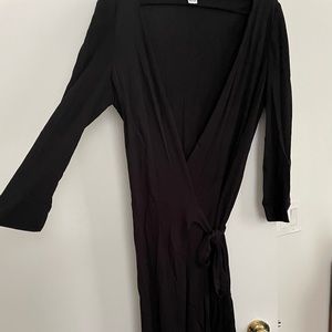DVF BLACK CLASSIC WRAP DRESS SIZE 8